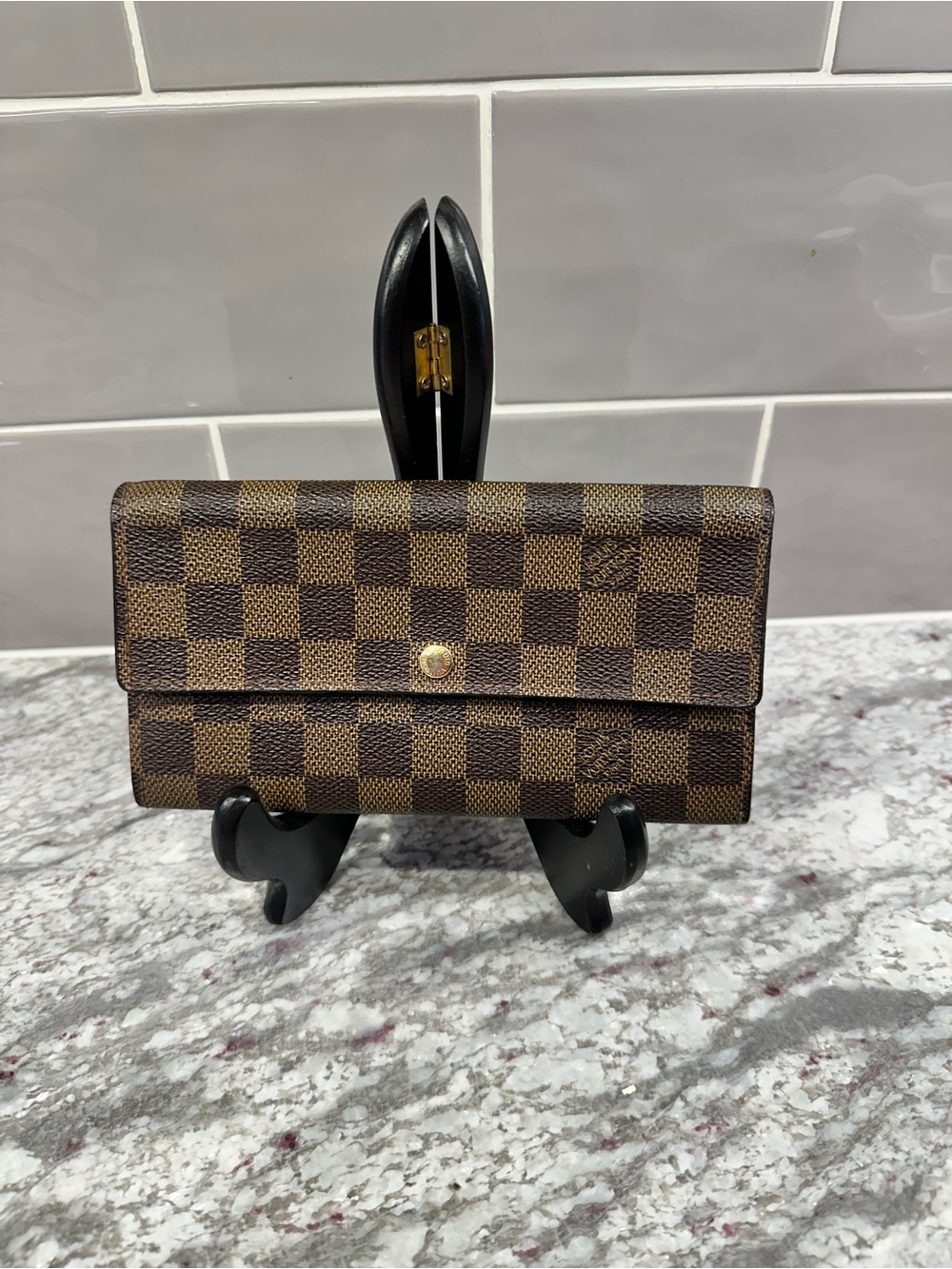 Louis Vuitton Sarah
Damier Ebene wallet-on-chain Coa